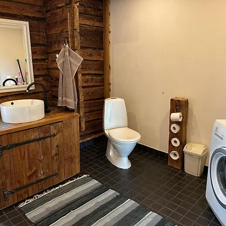 Kiisa Jahi- Ja Matkamaja *