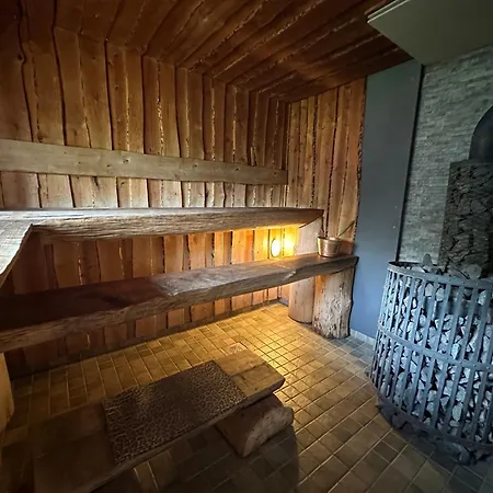 Kiisa Jahi- Ja Matkamaja Holvandi