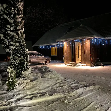 Kiisa Jahi- Ja Matkamaja