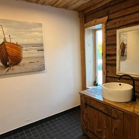 Kiisa Jahi- Ja Matkamaja Holvandi